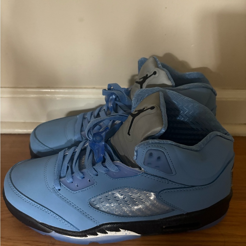 Jordan 5s Unc Blue